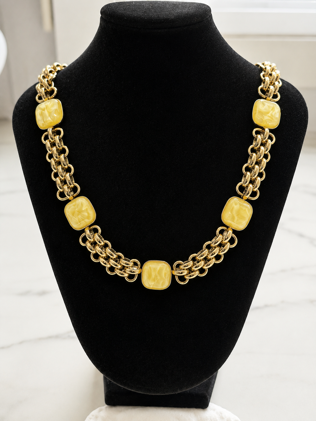 Yumna jaune Collier