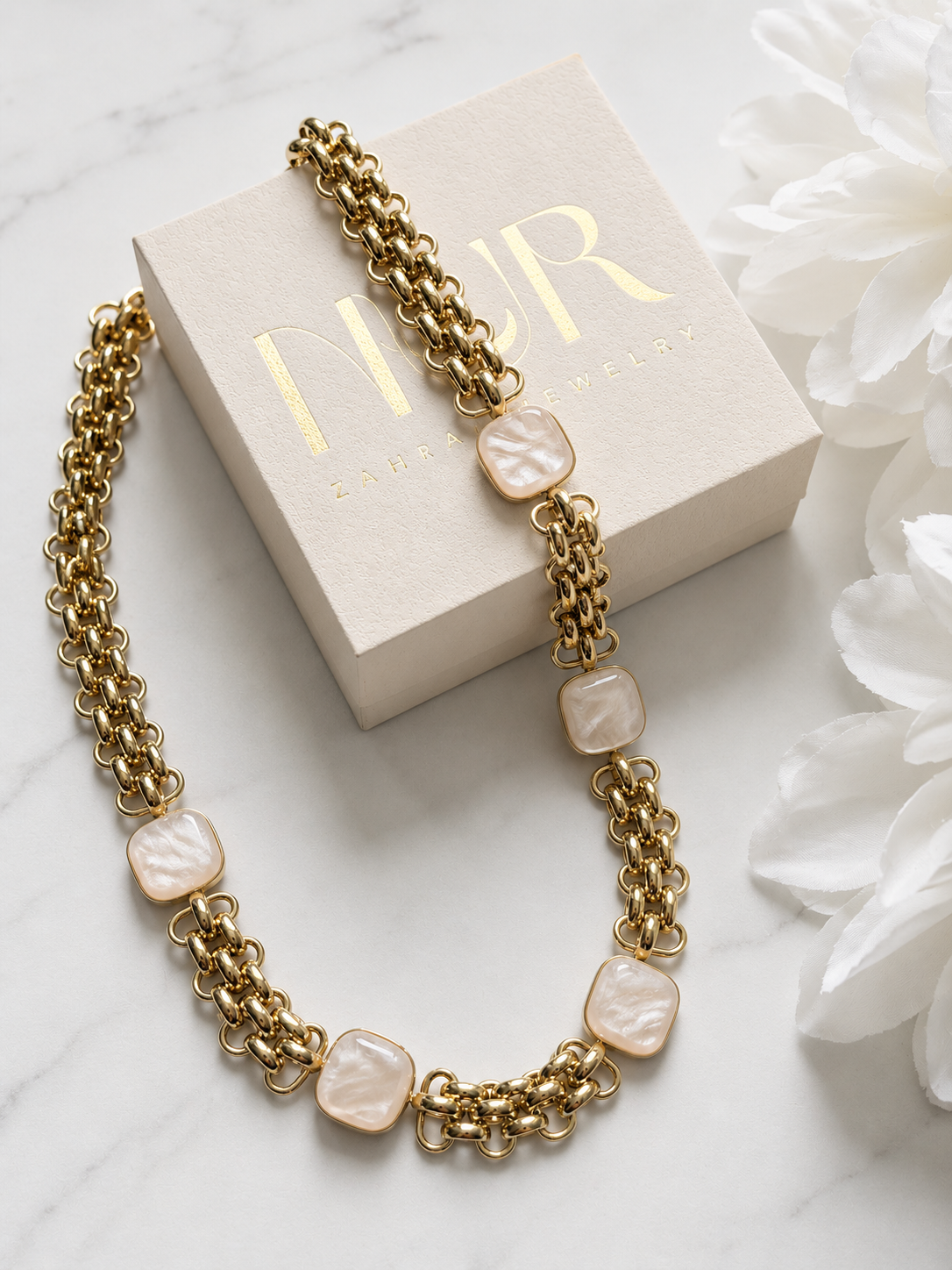 Yumna beige Collier